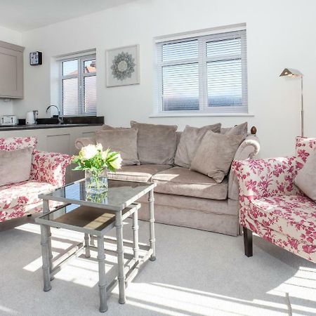 White House Apartments-Free Parking 1 Car Per Apartment York Exterior foto