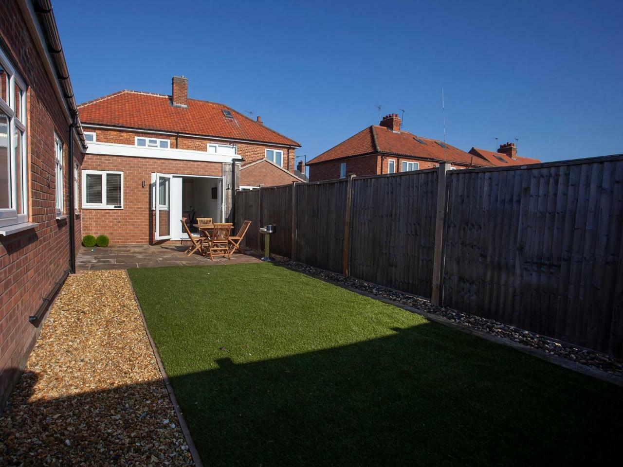White House Apartments-Free Parking 1 Car Per Apartment York Exterior foto