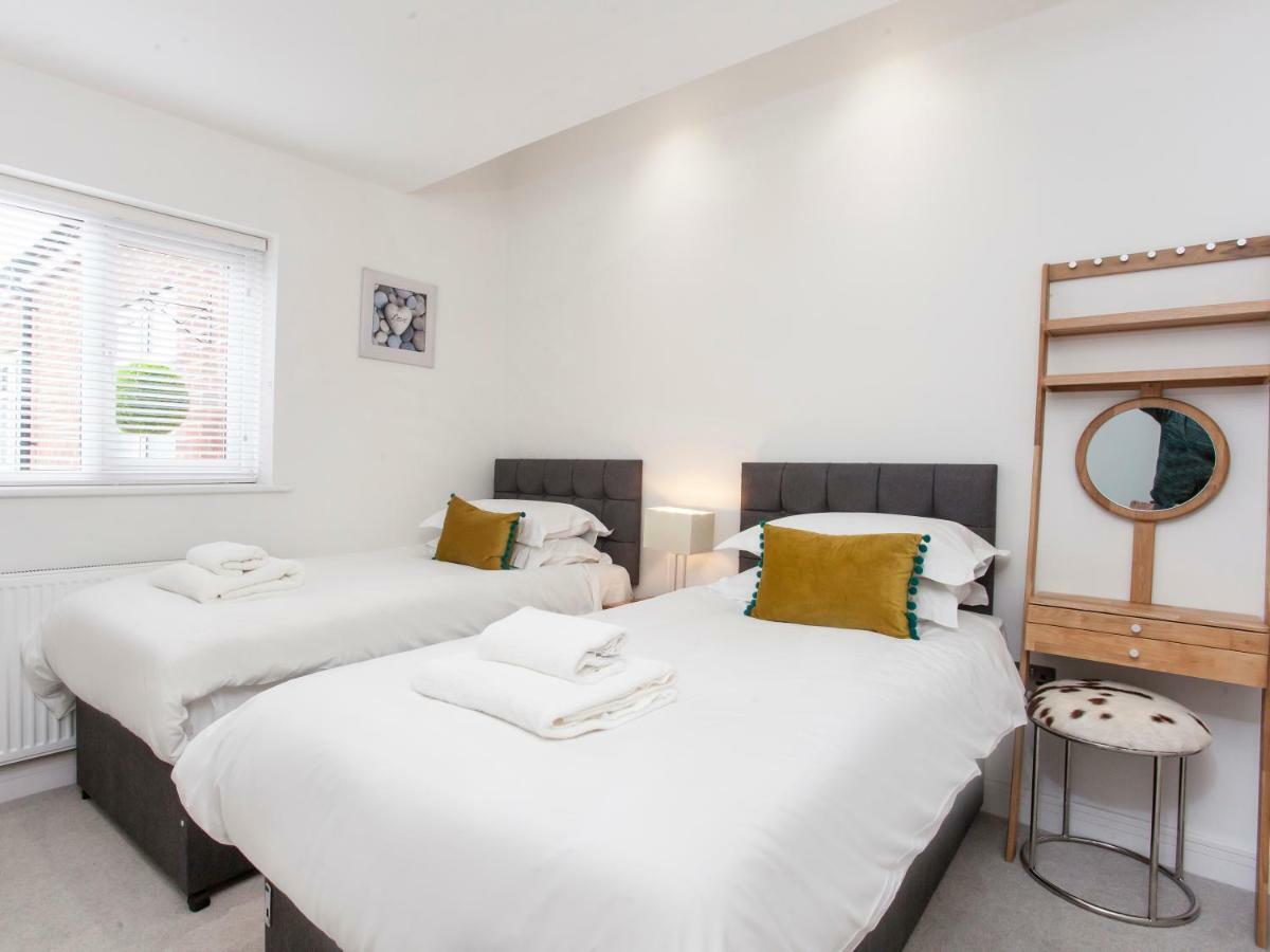 White House Apartments-Free Parking 1 Car Per Apartment York Exterior foto