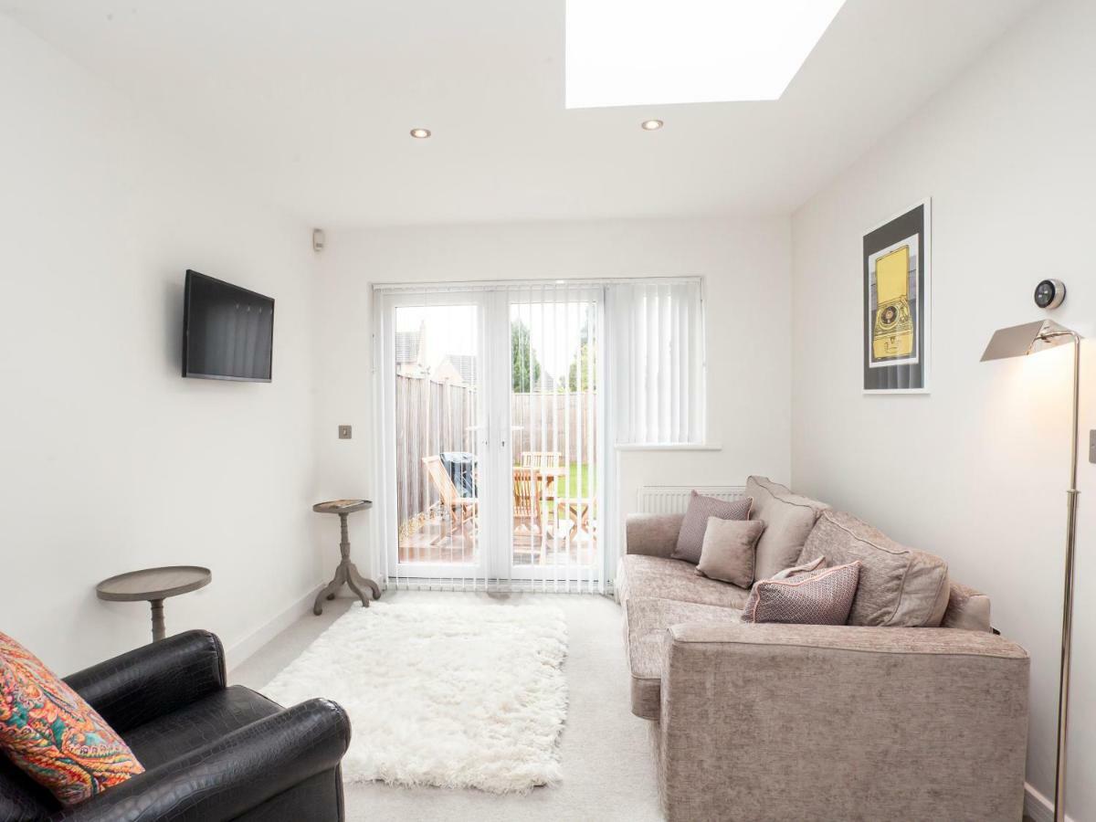 White House Apartments-Free Parking 1 Car Per Apartment York Exterior foto
